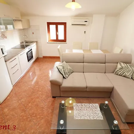 Old Town And Pensión Poreč