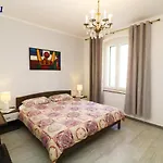 Konukevi Old Town Rooms And Apartment