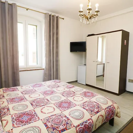 Old Town And ゲストハウス