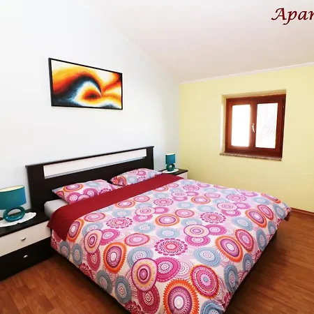 Old Town Rooms And Apartment