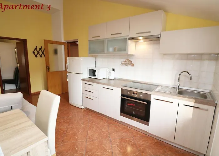 Old Town Rooms And Apartment