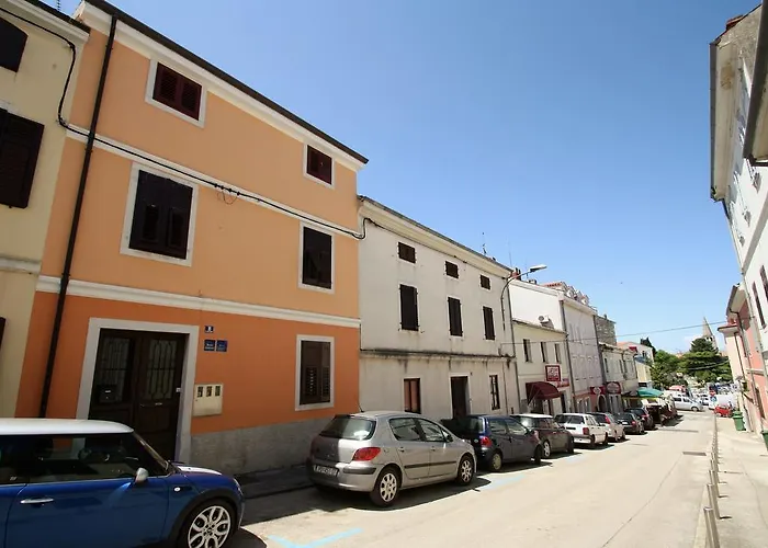 Old Town Rooms And Apartment