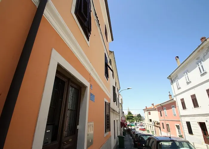 Old Town Rooms And Apartment