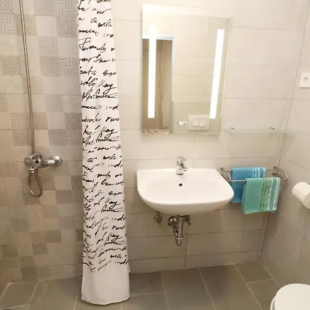 Гостьовий будинок Old Town And 3*